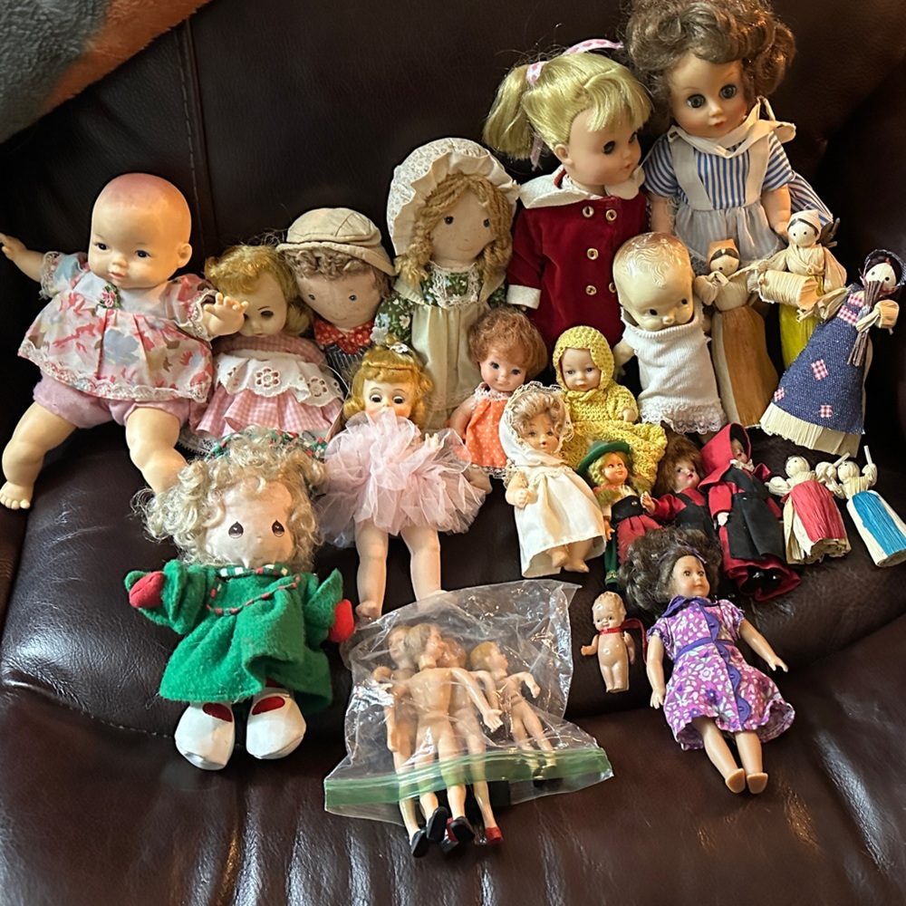 Assorted Vintage Dolls Set